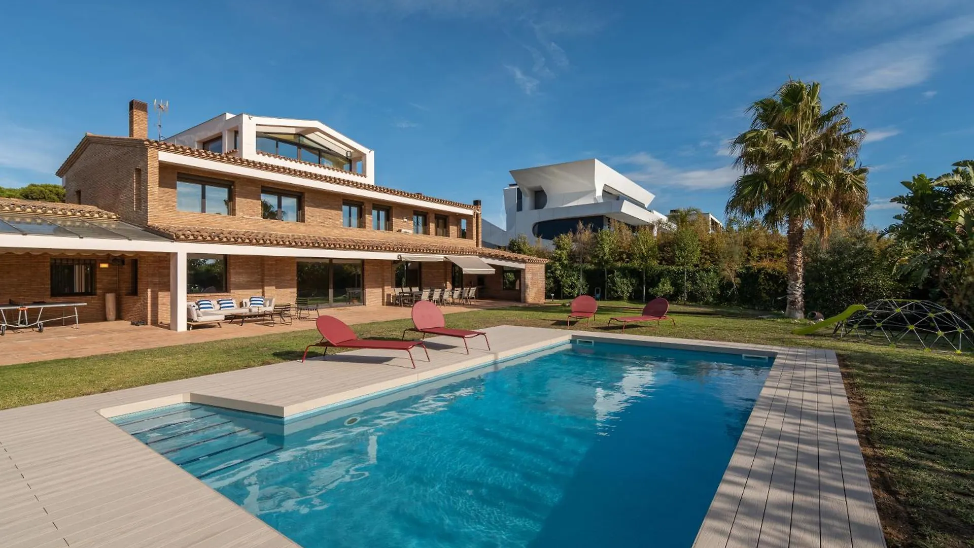 Gava Beach Villa By Olala Homes