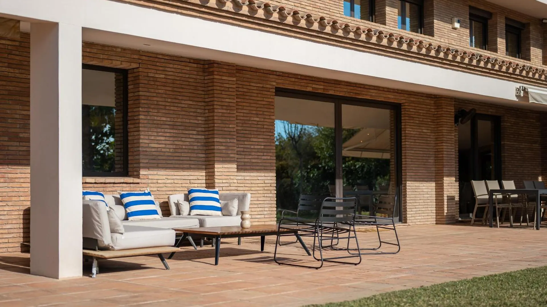 Gava Beach Villa By Olala Homes